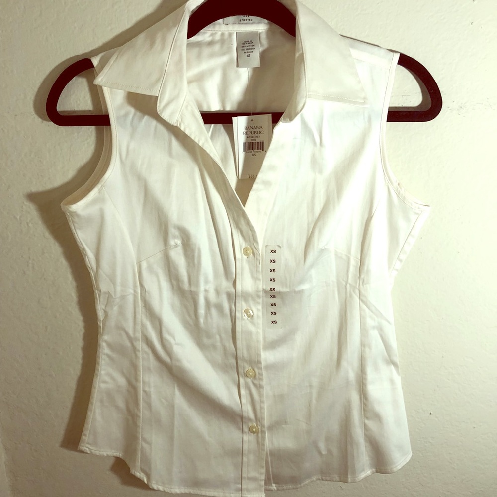 Sleeveless button down shirt